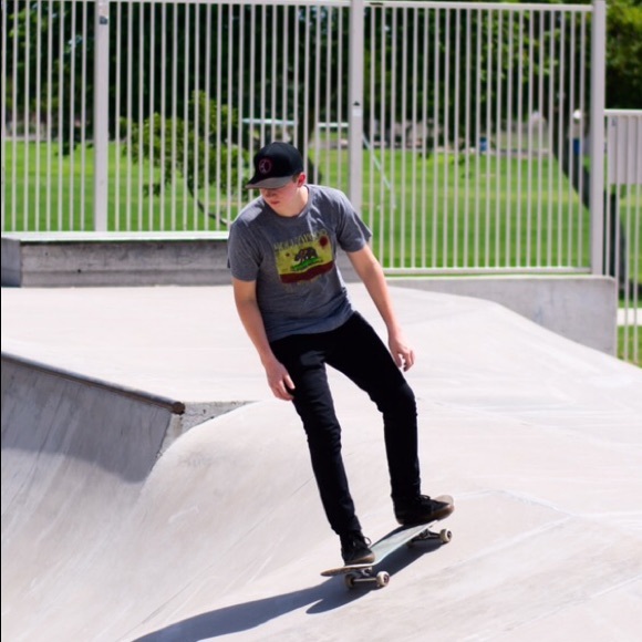 Meet your Posher, Andrew - Picture 1 of 1